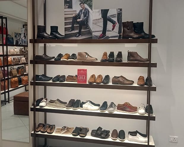 shoe-showroom-display-2-avrretail.jpg