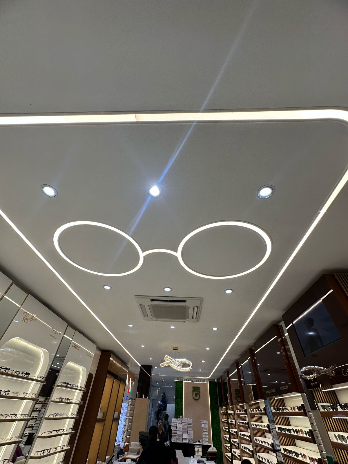 Perfect the Layout of Your Optical Shop with AVR Retail