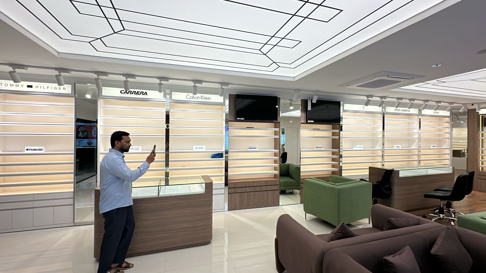 Optorium eyewear & optical retail — photo 4